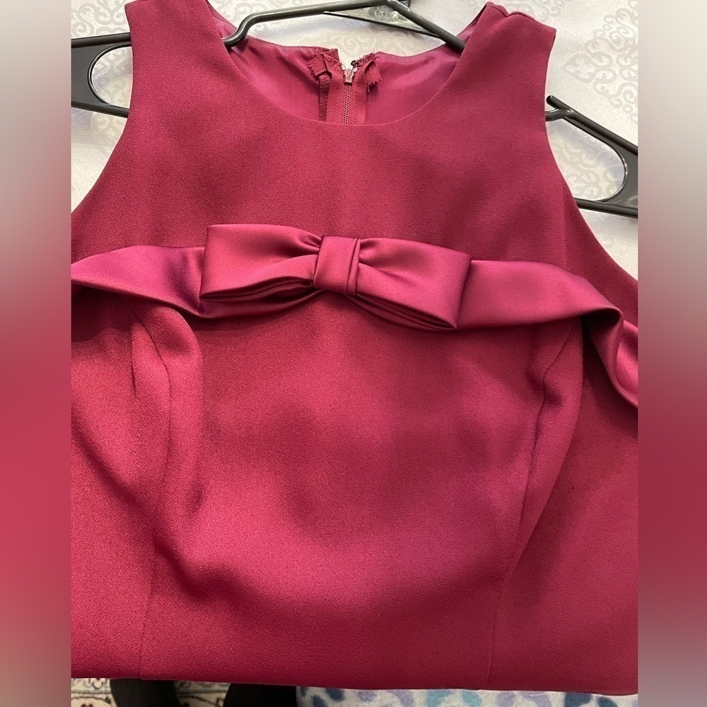 Alec design women’s Burgundy gown size 12 slit on the side satin Embellishment - Picture 3 of 6